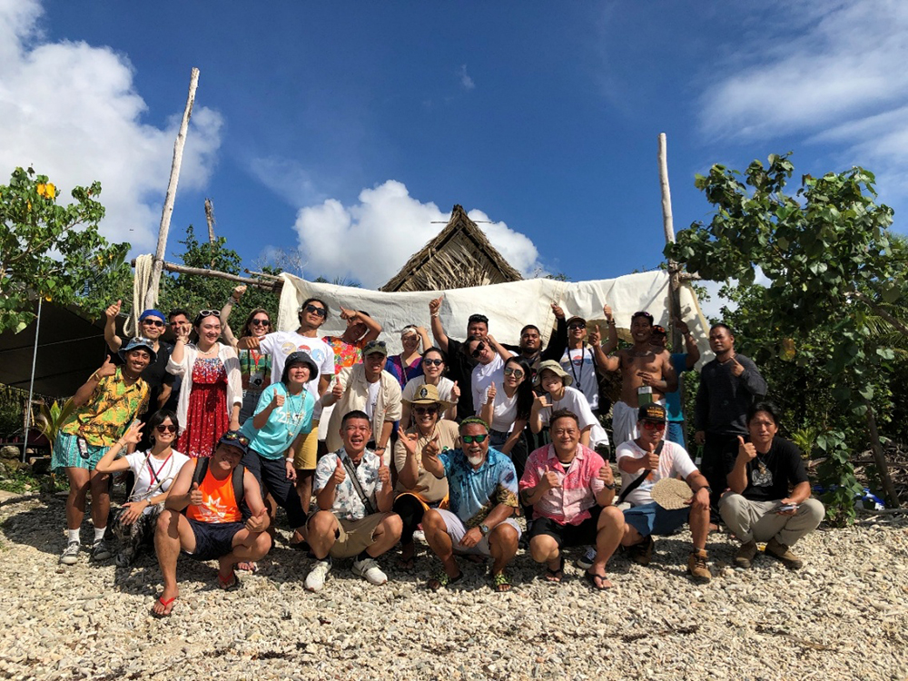 拜訪關島大學密克羅尼西亞研究中心（MARC）島嶼智慧學程主持人H. Larry Raigetal教授及其團隊船屋。