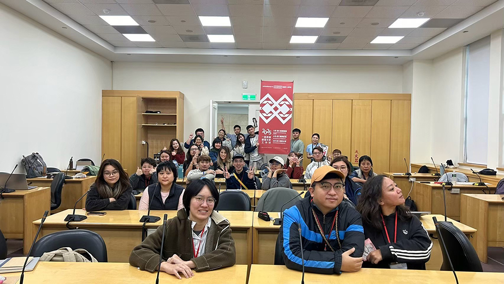 2025年文史工作坊的學員分享各自準備進行的田野主題(邱健維提供)