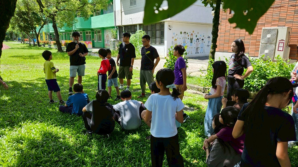 小朋友加入營隊之後完整了整個活動的進行，這是讓人最珍惜的共學時刻（洪菀妤攝）。