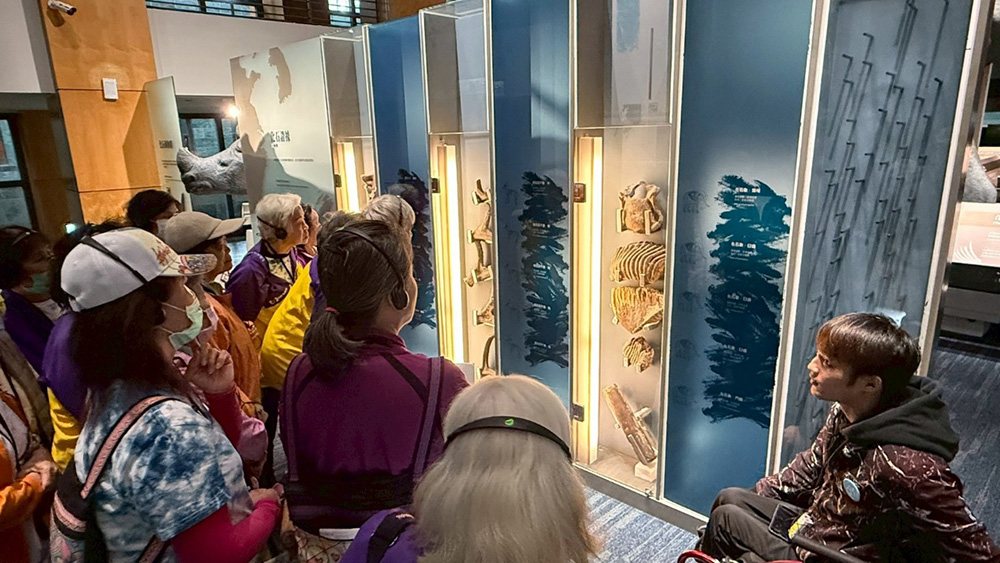 身障者在地故事問答式的多元互動體驗式的導覽活動。