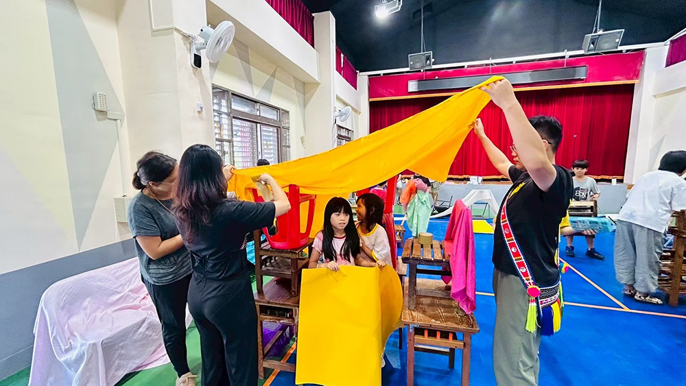 戲劇的方式，加深了學習體驗的可能。