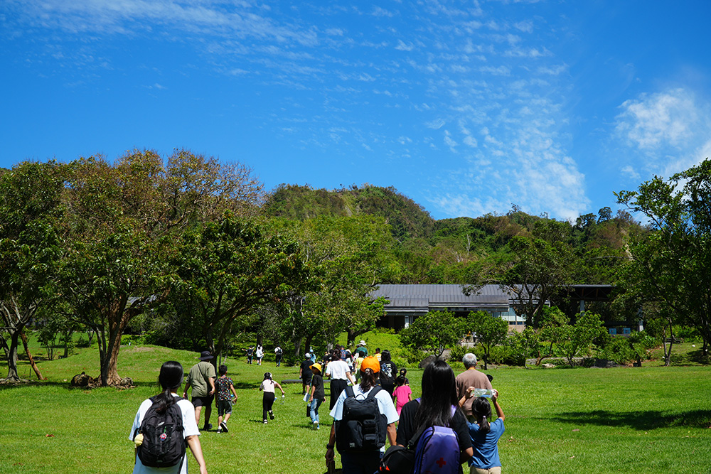 颱風過後在卑南遺址公園的好天氣。