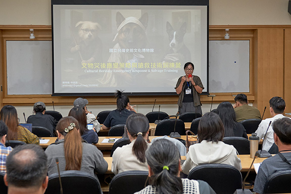第一日課程:概述文化資產救援趨勢與方法。