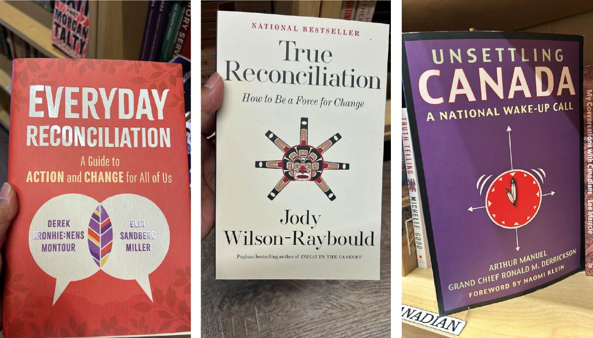 Massy Books原住民出版品專櫃架上許多書籍都有重要的行動與思考意義。